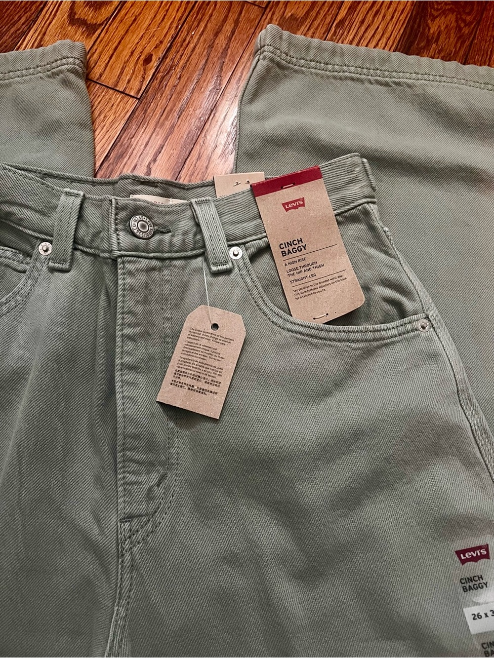NWT Levi Jeans - Picture 9 of 10